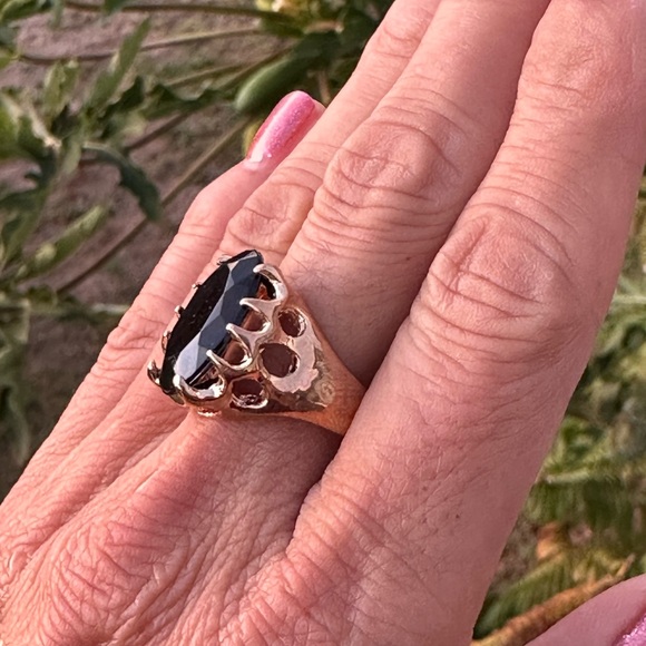 ❌SOLD❌ Jet Black & Gold Band Fashion Ring - Picture 3 of 5